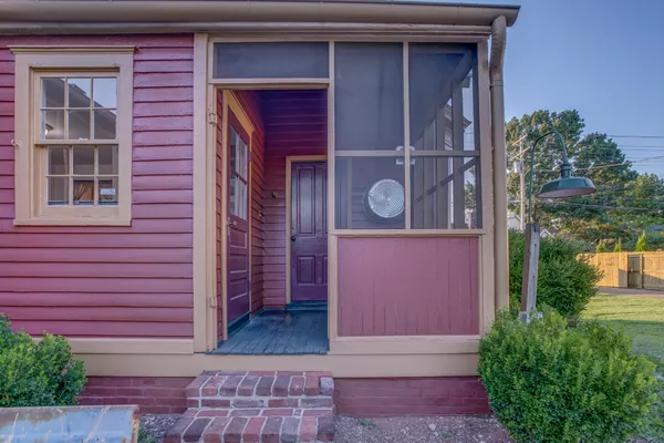 $2,479,990 | 305 4th Avenue South, Franklin, TN 37064