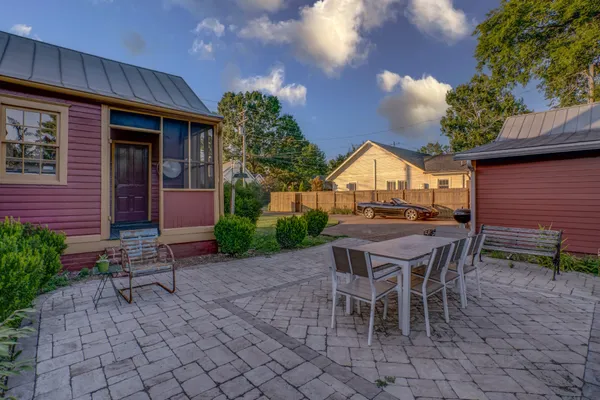 $2,479,990 | 305 4th Avenue South, Franklin, TN 37064