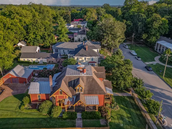 $2,479,990 | 305 4th Avenue South, Franklin, TN 37064