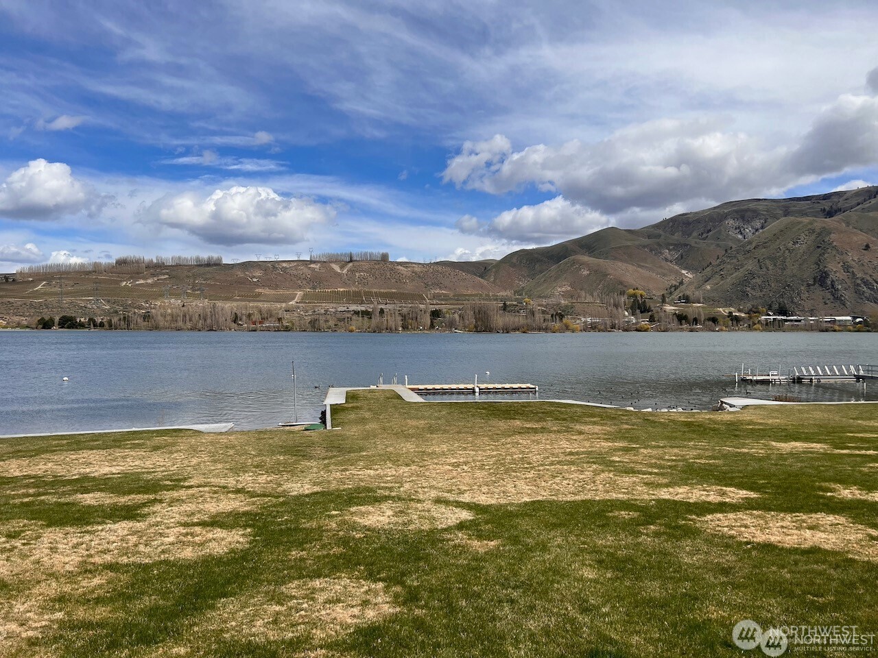 15330 Lakeview Street Entiat, WA 98822 - Photo 24 of 27 a view of a city with an ocean
