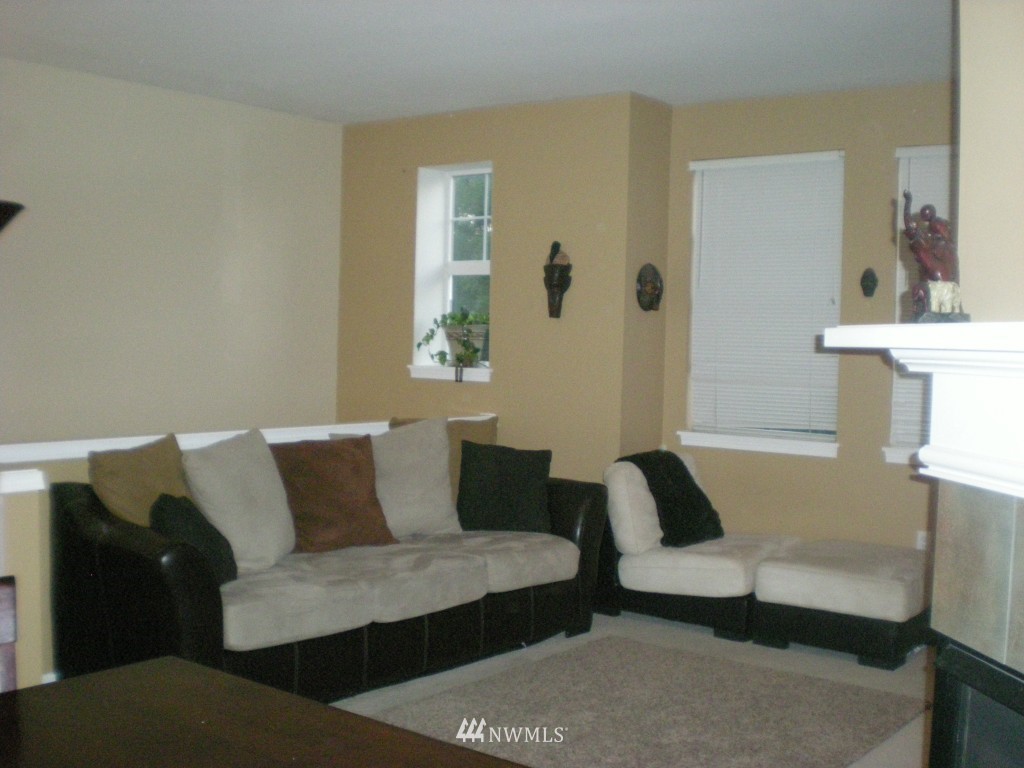 5006 Davis Avenue South, Unit B Renton, WA 98055 - Photo 3 of 9