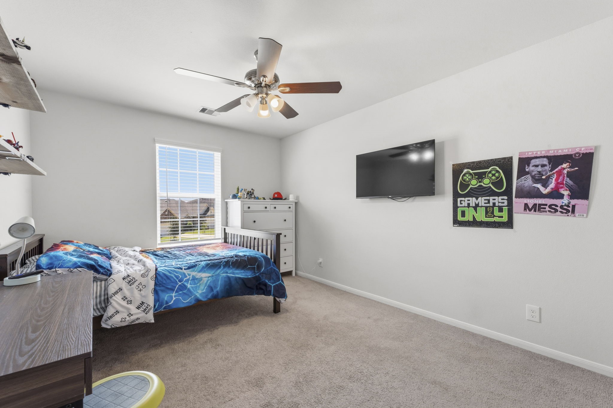 2401 Abbot Brk Drive Rosharon, TX 77583 - Photo 35 of 50 Another view of this secondary bedroom.