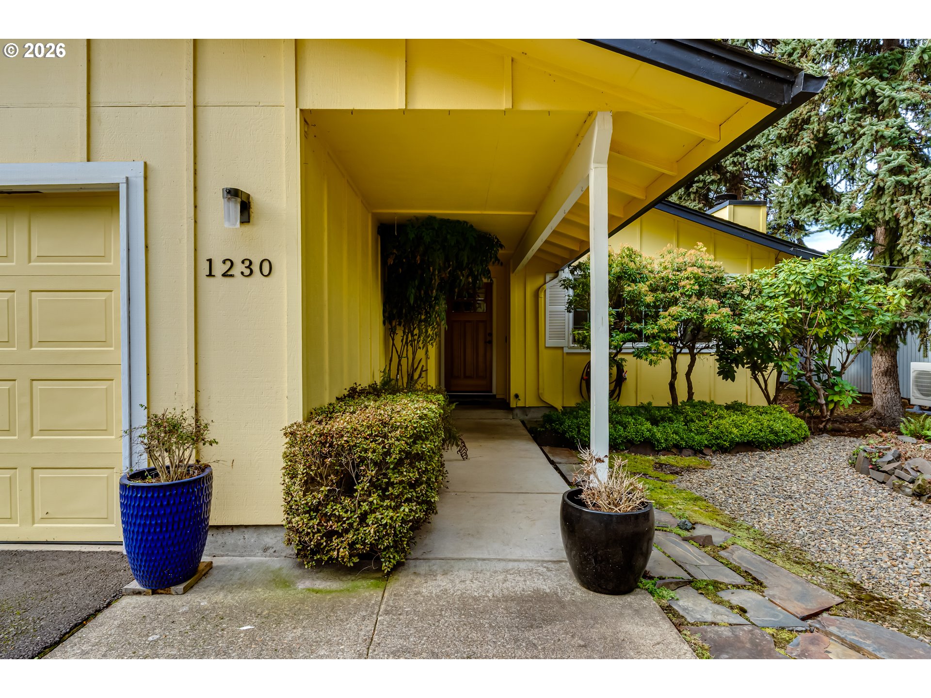 1230 Debrick Road Eugene, OR 97401 - Photo 2 of 30