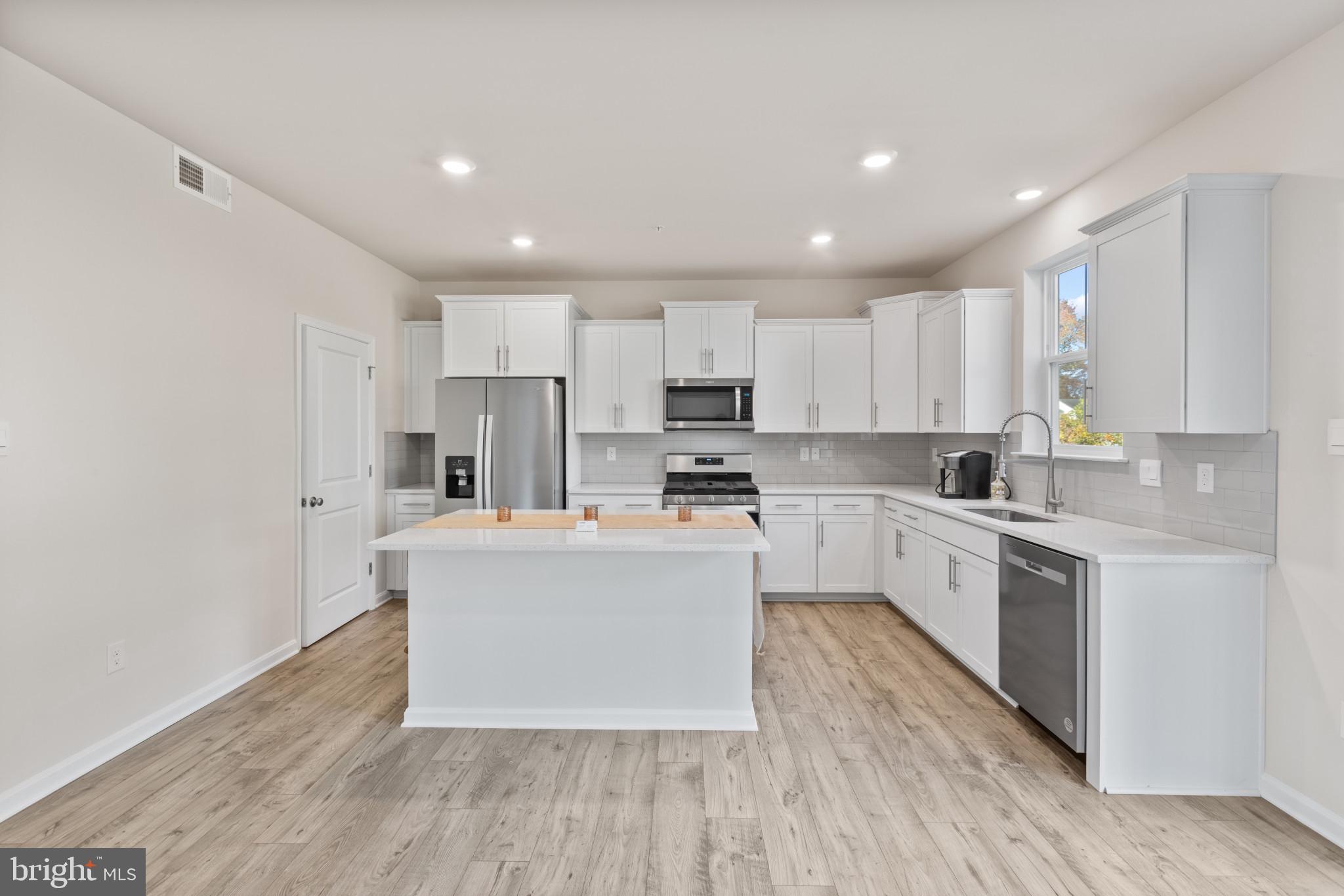 3705 Devonann Lane Edgewater, MD 21037 - Photo 4 of 32