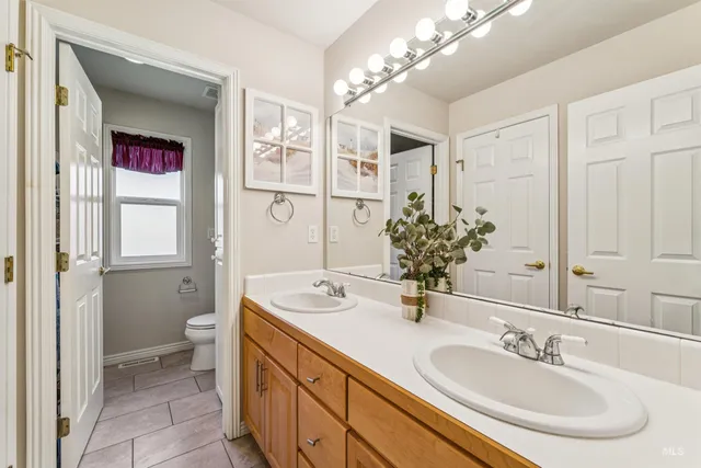 $852,500 | 1506 South Willow Lake Place, Eagle, ID 83616