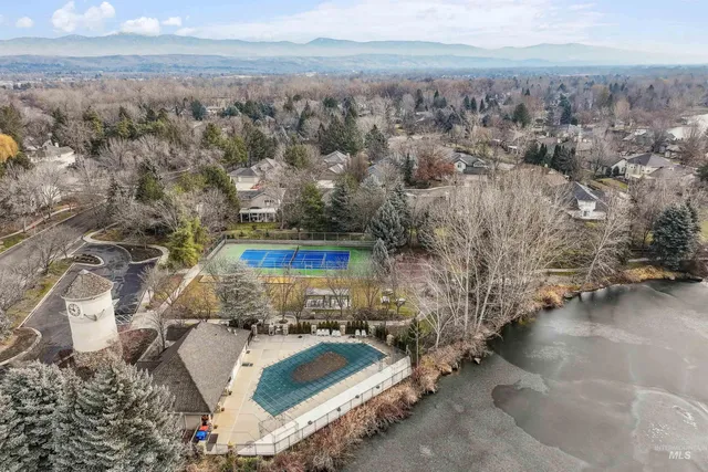 $852,500 | 1506 South Willow Lake Place, Eagle, ID 83616