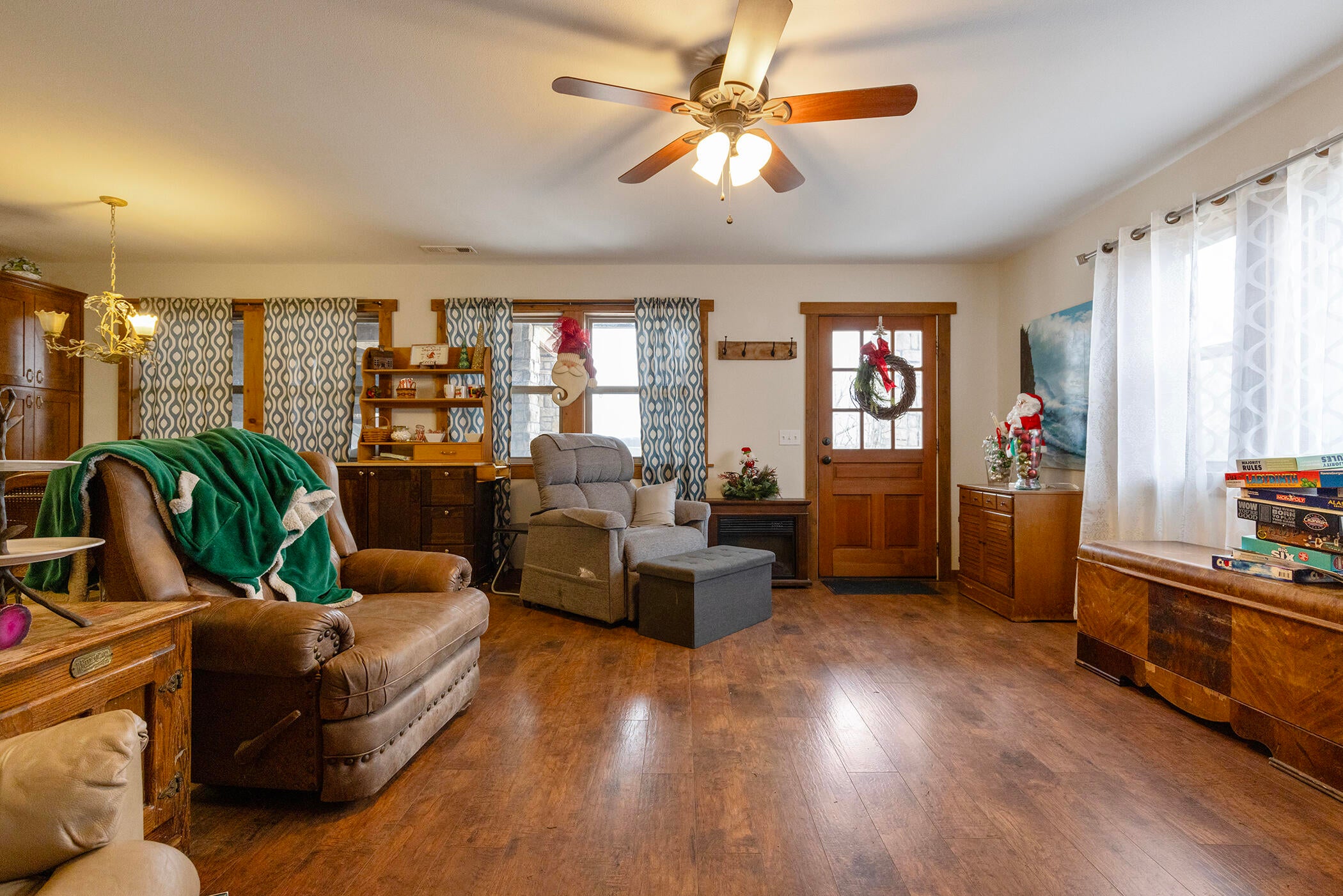 51857 South 630 Road Colcord, OK 74338 - Photo 33 of 53 Downstairs Living space