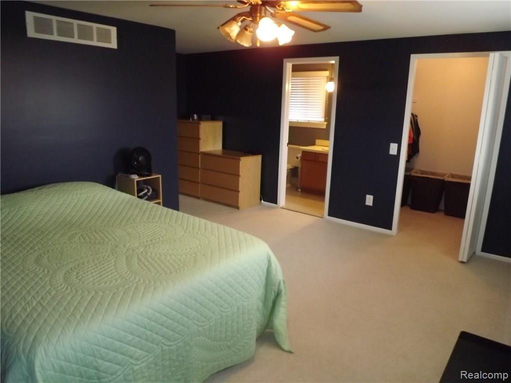 2218 Cumberland Road Rochester, MI 48307 - Photo 16 of 22 Master Suite