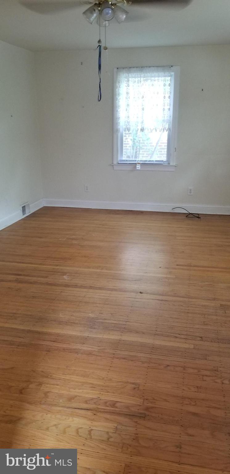 104 Mancil Road Media, PA 19063 - Photo 5 of 23 Living Room