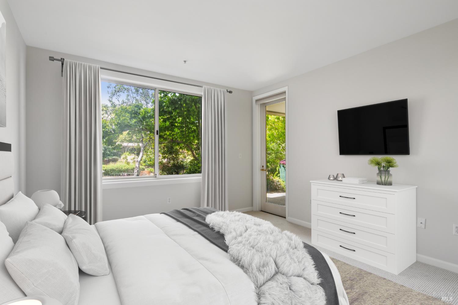 300 Deer Valley Road, Unit 2K San Rafael, CA 94903 - Photo 3 of 22