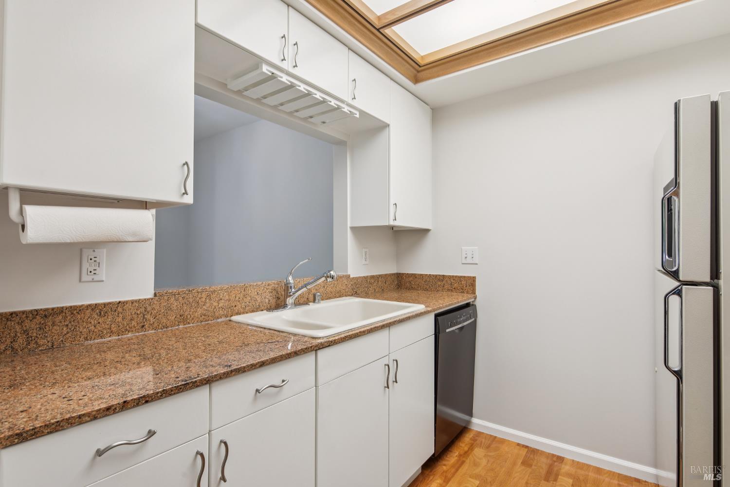 300 Deer Valley Road, Unit 2K San Rafael, CA 94903 - Photo 4 of 22