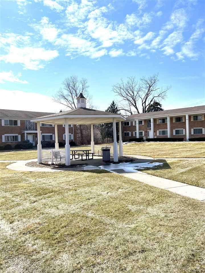 801 West Long Lake Road, Unit A2 Bloomfield Hills, MI 48302 - Photo 4 of 15