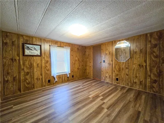 $148,500 | Park Avenue, Hartford, KS 66854