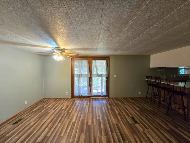 $148,500 | Park Avenue, Hartford, KS 66854