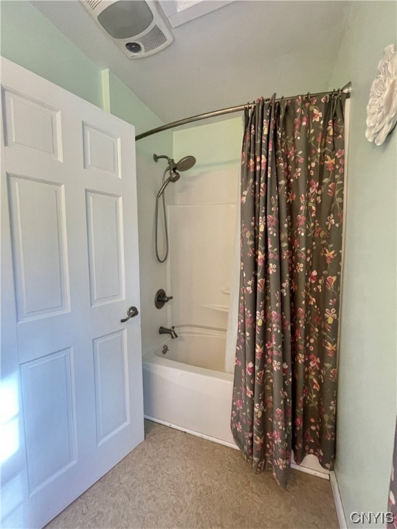 6 Triangle Place Lysander, NY 13027 - Photo 39 of 47 Full bath with a nice tub surround.