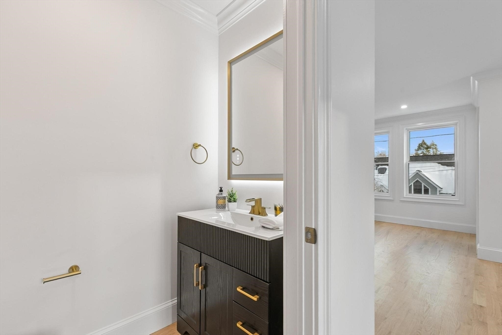 25 Landry Road Medford, MA 02155 - Photo 20 of 40