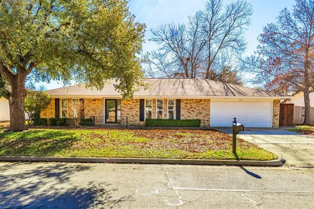$340,000 | 2100 Friar Tuck Drive, Arlington, TX 76013
