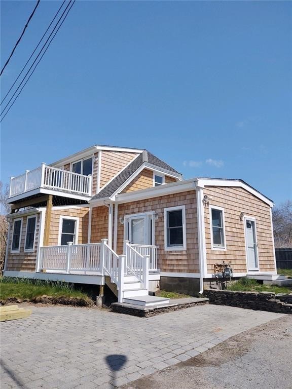 17 Crescent Road Middletown, RI 02842 - Photo 1 of 22