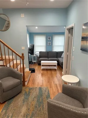 $3,000 | 17 Crescent Road, Middletown, RI 02842