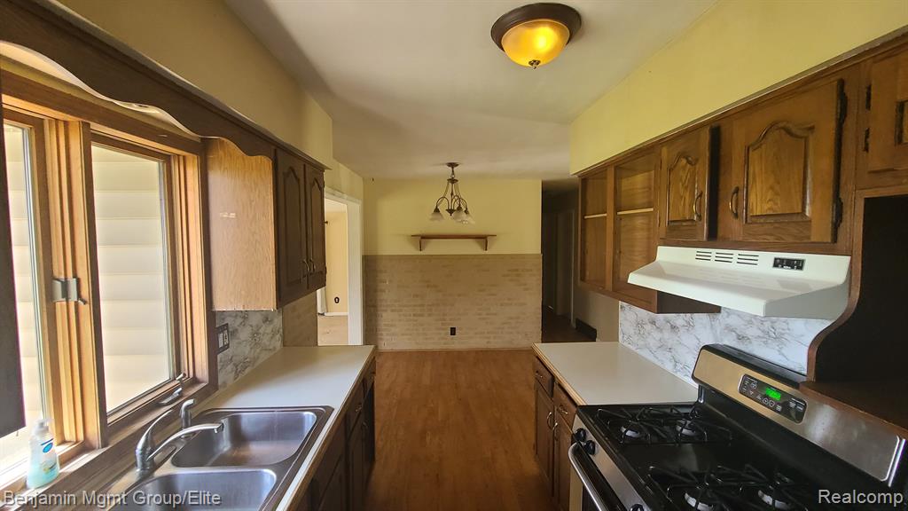 9416 Hogan Road Fenton, MI 48430 - Photo 4 of 16