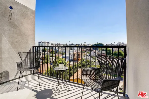 $2,012 | 1350 West Court Street, Los Angeles, CA 90026