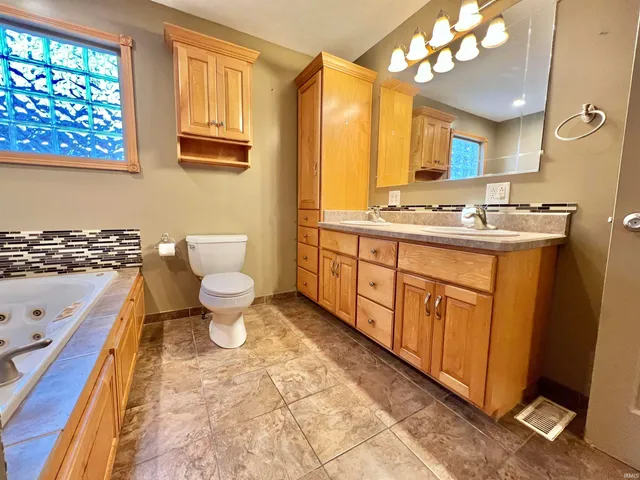 $299,900 | 60 Highway 261, Boonville, IN 47601