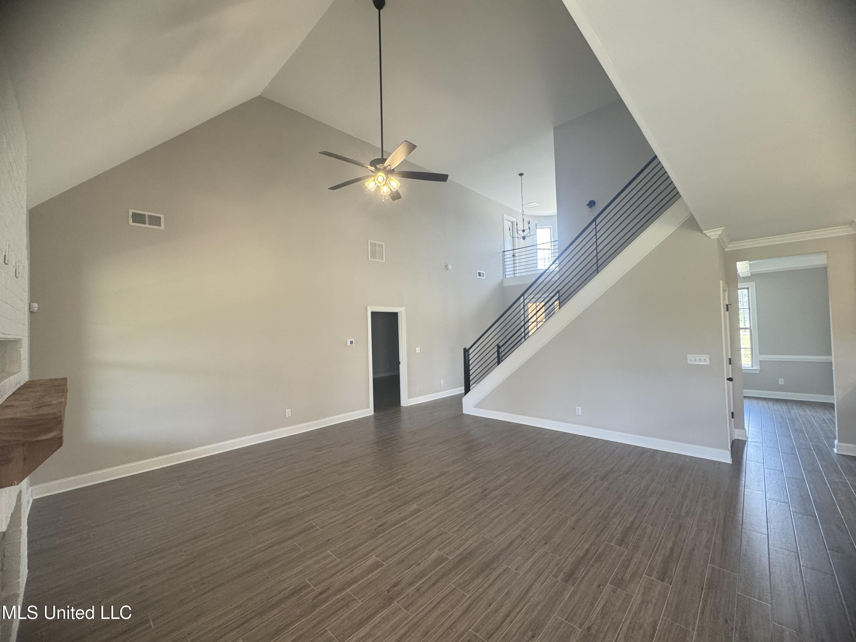 5322 Grays Valley Drive Hernando, MS 38632 - Photo 11 of 39 living room
