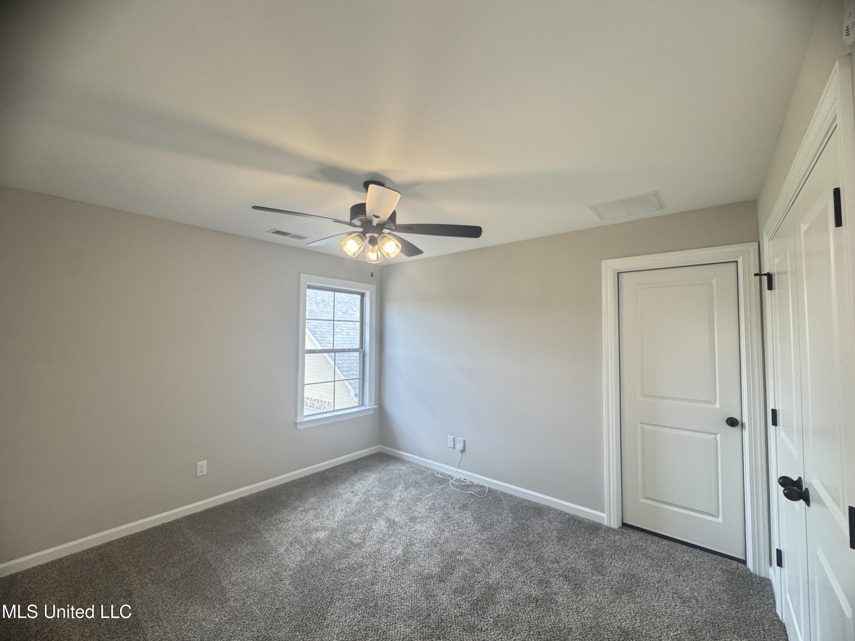 5322 Grays Valley Drive Hernando, MS 38632 - Photo 30 of 39 bed 4 upstairs