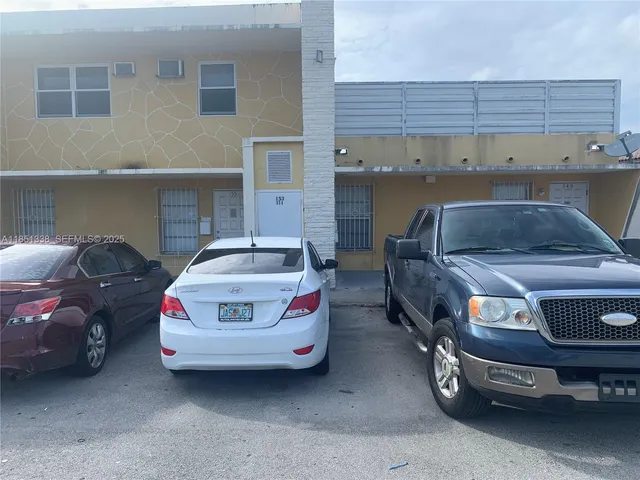 $2,100 | 149 Bentley Drive, Unit 151, Miami Springs, FL 33166