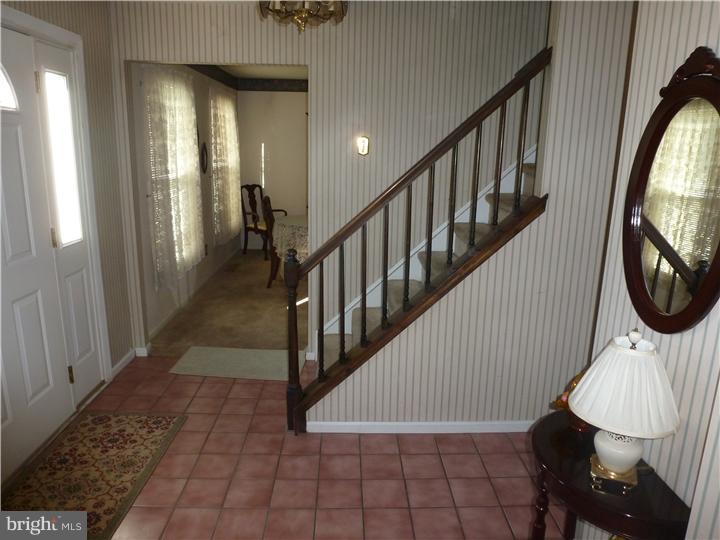 306 East Silver Fox Road Newark, DE 19702 - Photo 4 of 18 Gallery Image 4