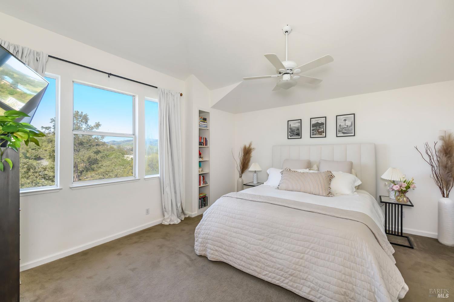 13 Laurel Glen Terrace San Rafael, CA 94903 - Photo 15 of 26 Primary Bedroom
