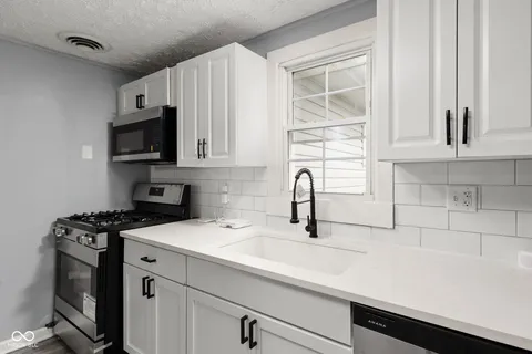 $174,900 | 2207 Albany Street, Indianapolis, IN 46203