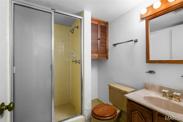 $525,000 | 1889 North Signal Hills Drive, Kirkwood, MO 63122