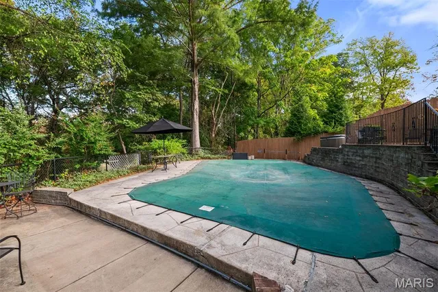 $599,000 | 1889 North Signal Hills Drive, Kirkwood, MO 63122