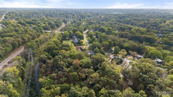 $525,000 | 1889 North Signal Hills Drive, Kirkwood, MO 63122