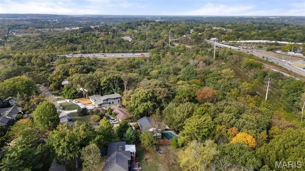 $525,000 | 1889 North Signal Hills Drive, Kirkwood, MO 63122