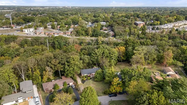 $525,000 | 1889 North Signal Hills Drive, Kirkwood, MO 63122