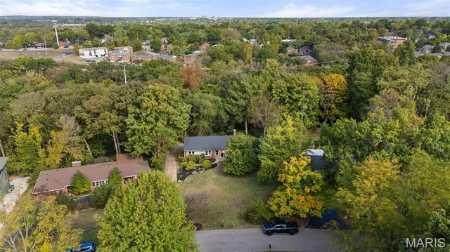 $599,000 | 1889 North Signal Hills Drive, Kirkwood, MO 63122