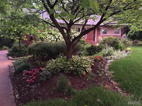 $525,000 | 1889 North Signal Hills Drive, Kirkwood, MO 63122