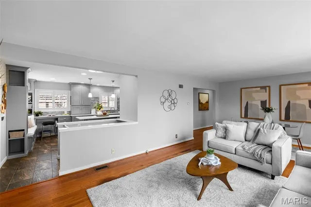 $599,000 | 1889 North Signal Hills Drive, Kirkwood, MO 63122