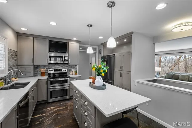 $599,000 | 1889 North Signal Hills Drive, Kirkwood, MO 63122