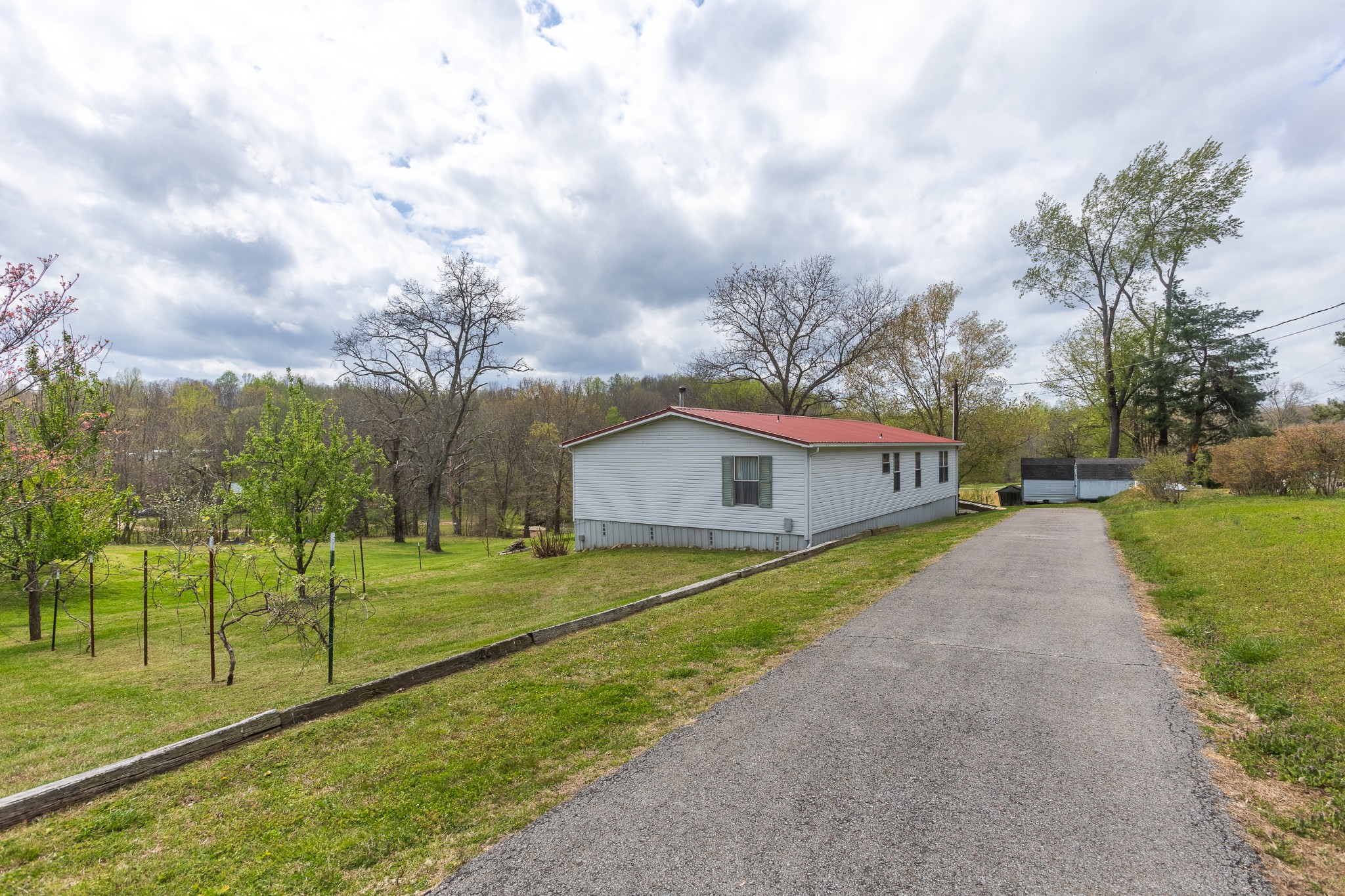 119 Fred Road Bon Aqua, TN 37025 - Photo 33 of 52