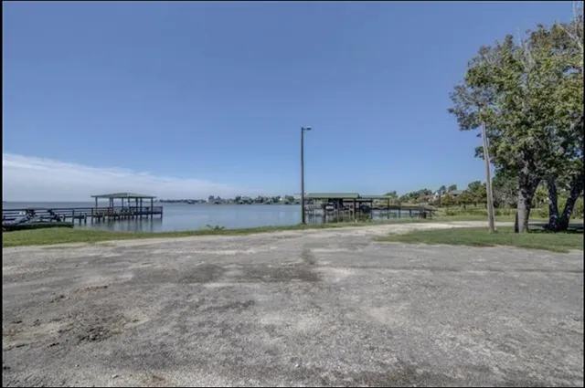 $1,600 | 351 Red Clover, Livingston, TX 77351