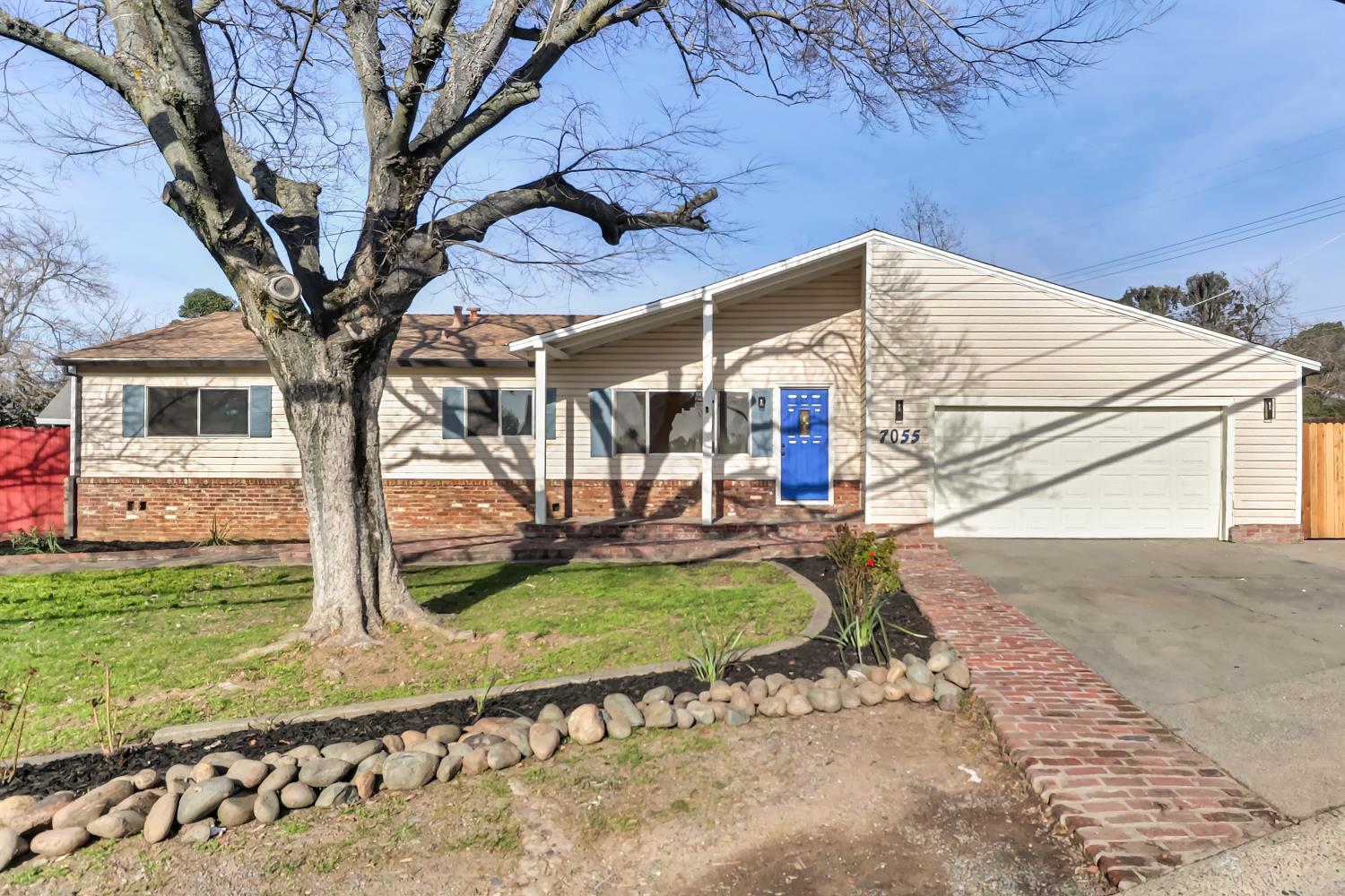 7055 Winding Way Fair Oaks, CA 95628 - Photo 1 of 48