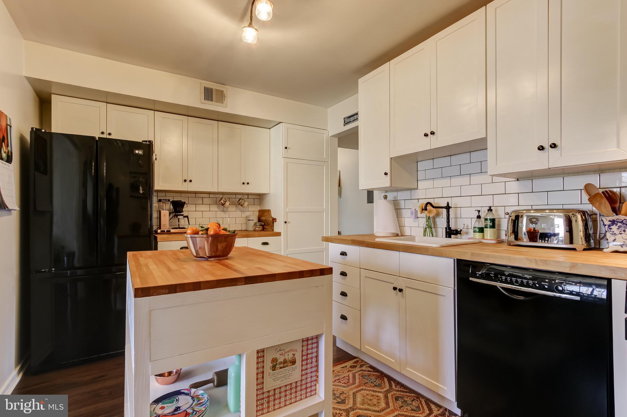 1663 Parkcrest Circle, Unit 300 Reston, VA 20190 - Photo 12 of 30 Plenty of Storage and Workspace