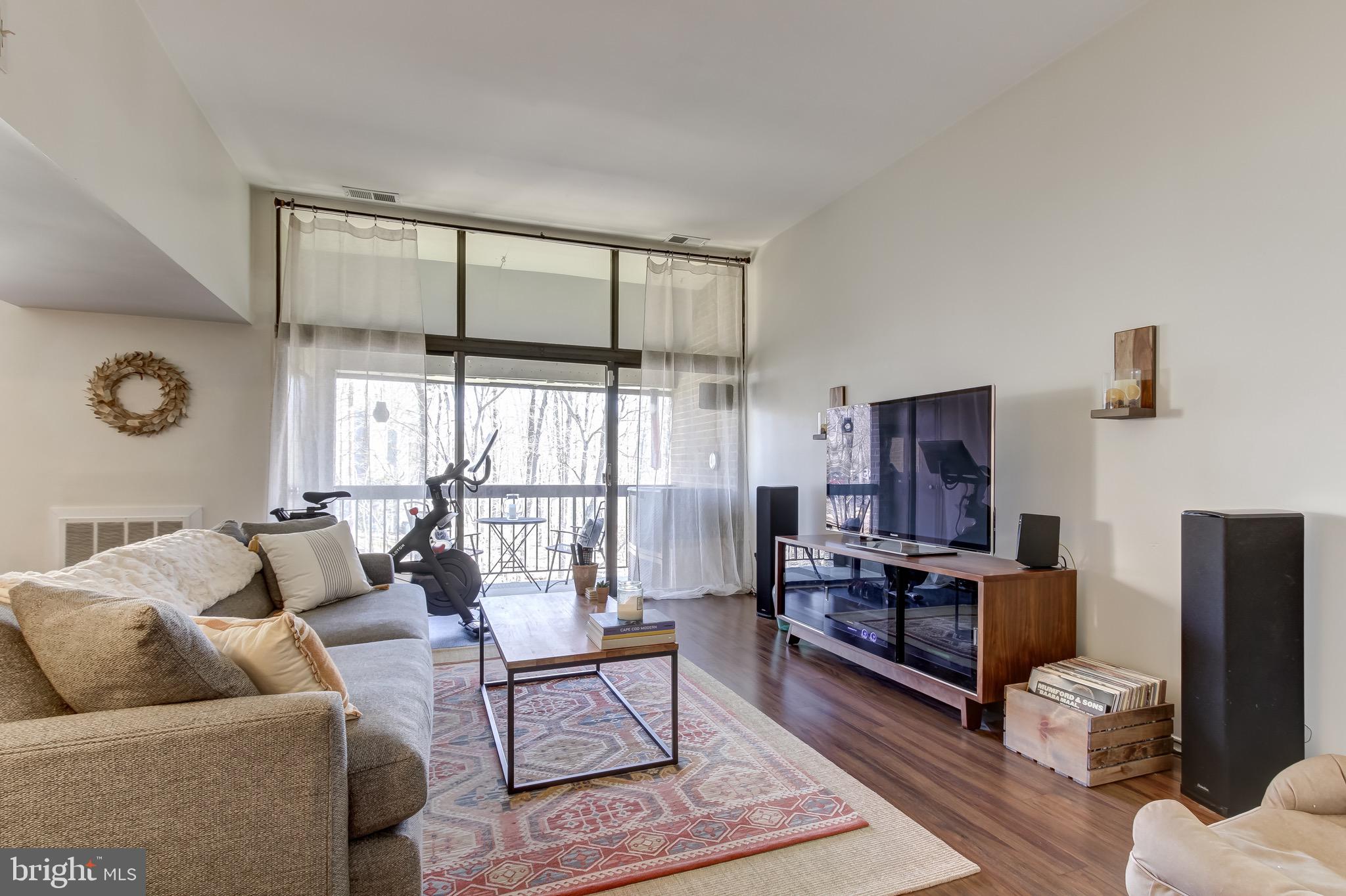 1663 Parkcrest Circle, Unit 300 Reston, VA 20190 - Photo 17 of 30 Gallery Image 17
