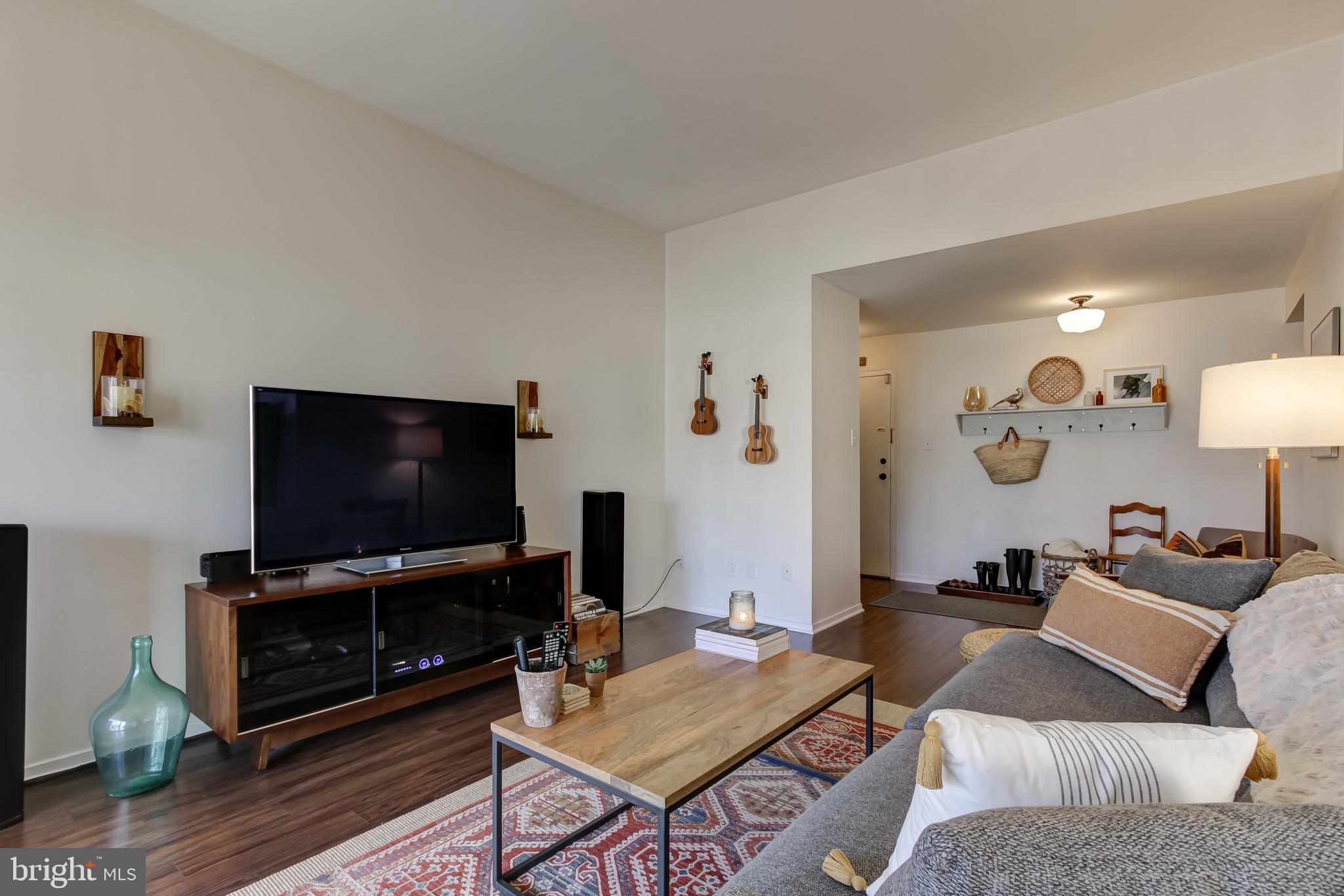 1663 Parkcrest Circle, Unit 300 Reston, VA 20190 - Photo 6 of 30 Move-In Ready!