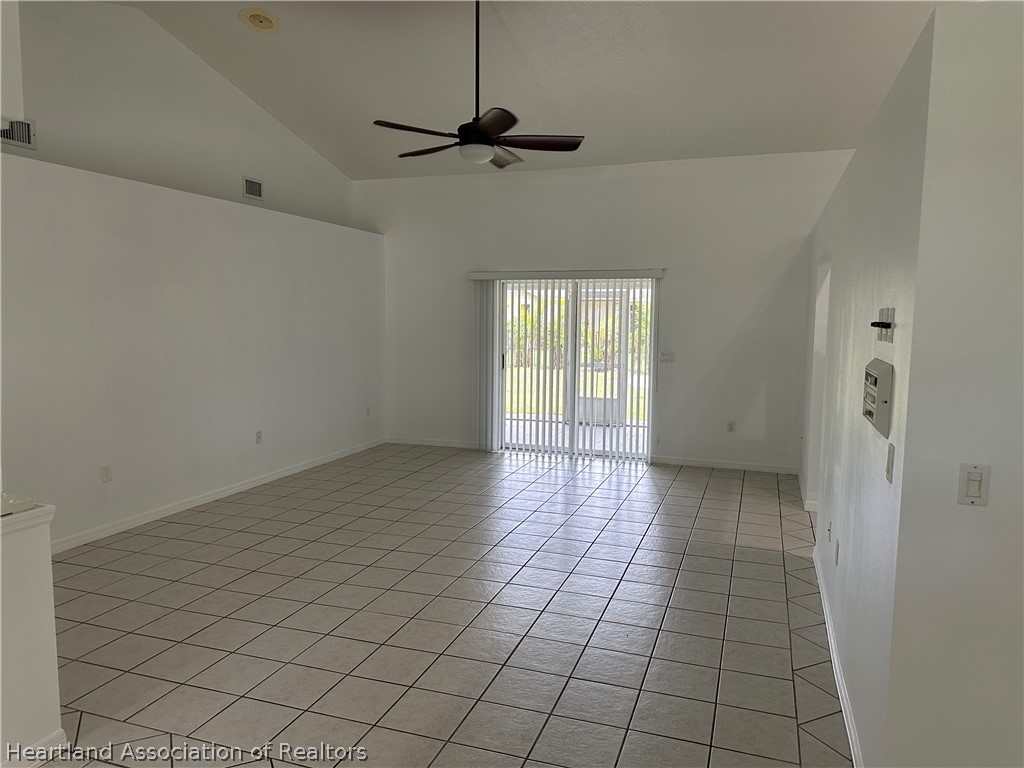 2724 Cheyenne Road Sebring, FL 33875 - Photo 4 of 33