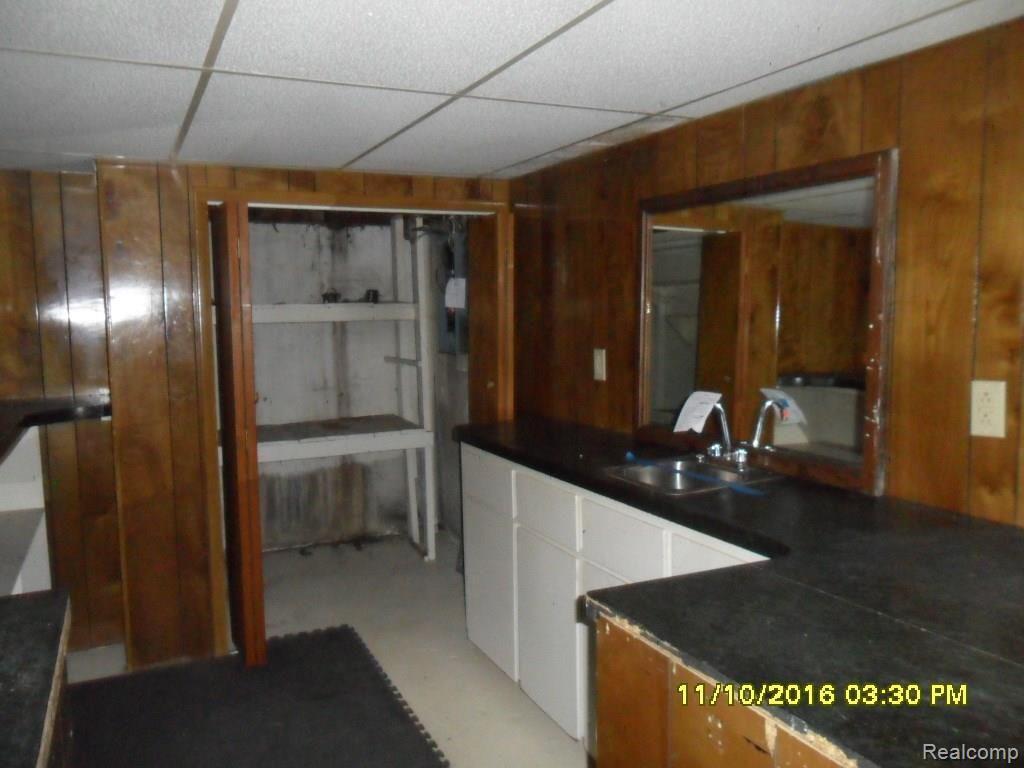 30522 Hayes Road Roseville, MI 48066 - Photo 8 of 11