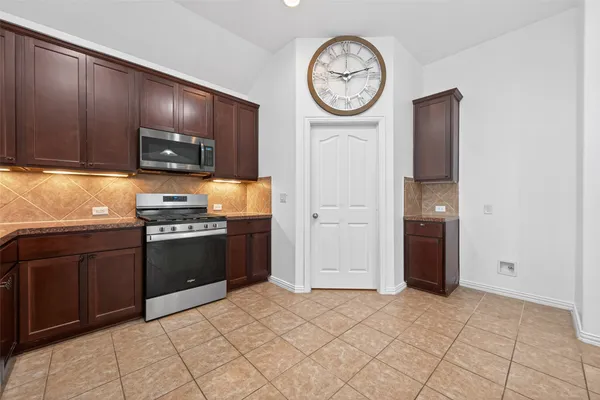 $2,100 | 311 Volute Drive, Rosharon, TX 77583